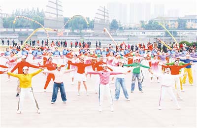  民生答卷成色足 幸福之城暖意濃